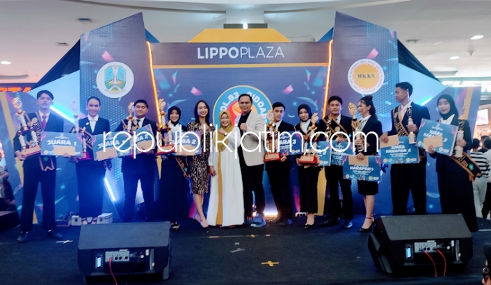 JUARA - Alfath Insan Bathsy Kelas X Bisnis Digital Smedaka juara 2 Grand Final Lomba Duta SMK Sidoarjo School Fest Vol 03 yang diselenggarakan MKKS SMK Swasta Kabupaten Sidoarjo di Atrium Lippo Plaza Sidoarjo, Minggu (21/01/2024).
