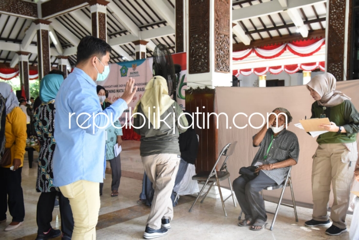 SCREENING - Sebanyak 190 orang ikut screening mata dan operasi katarak gratis digelar di Pendopo Delta Wibawa, Kamis (25/01/2024).