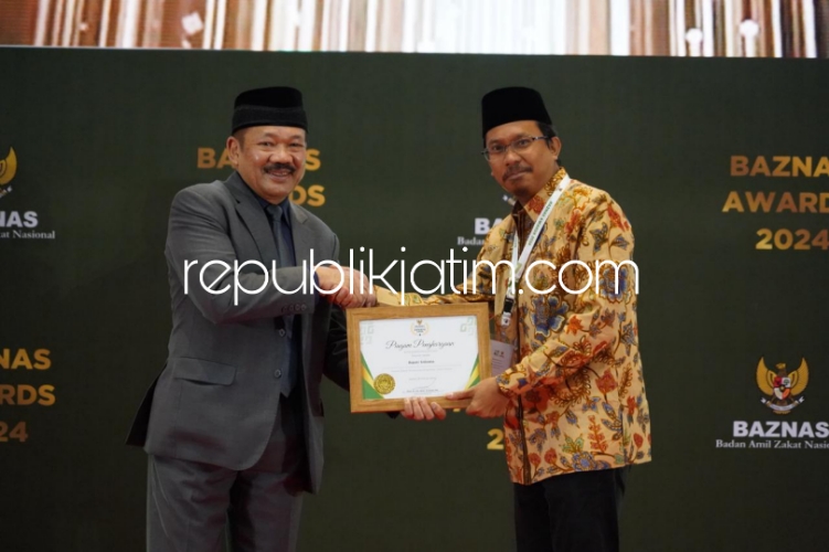 PENGHARGAAN - Bupati Sidoarjo, Ahmad Muhdlor meraih penghargaan dari Baznas RI dengan kategori Kepala Daerah Pendukung Pengelolaan Zakat Terbaik Tahun 2024 di Hotel Bidakara, Jakarta, Kamis (29/02/2024).