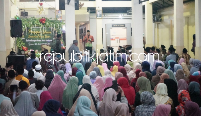 RUWAH DESA - Wakil Bupati (Wabup) Sidoarjo, Subandi menghadiri acara ruwah Desa Randegan, Kecamatan Tanggulangin, Sidoarjo, Kamis (29/02/2024) malam. 