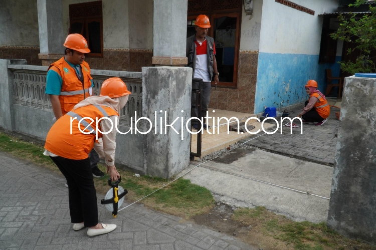SAMBUNGAN - Perumda Delta Tirta Sidoarjo tengah mengajukan permohonan kepada pemerintah pusat untuk memberikan sambungan gratis sebanyak 10.000 Sambungan Rumah (SR) Tahun 2024 ini melalui program Inpres, Minggu (03/03/2024).