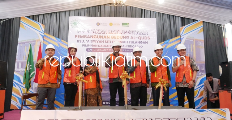 PERLUASAN - Bupati Sidoarjo Ahmad Muhdlor Ali memimpin acara Peletakan Batu Pertama Pembangunan Gedung Al Quds RSU Aisyiyah Siti Fatimah Tulangan, Sidoarjo, Sabtu (09/03/2024). 