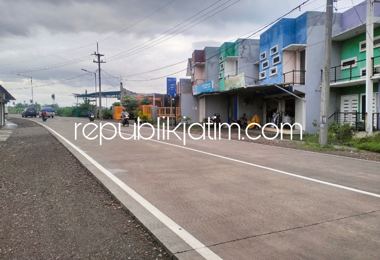 BETONISASI - Proyek betonisasi yang semakin masif di Sidoarjo berdampak para pertumbuhan perekonomian di Sidoarjo hingga mendongkrak angka kenaikan harga tanah, Senin (25/03/2024).