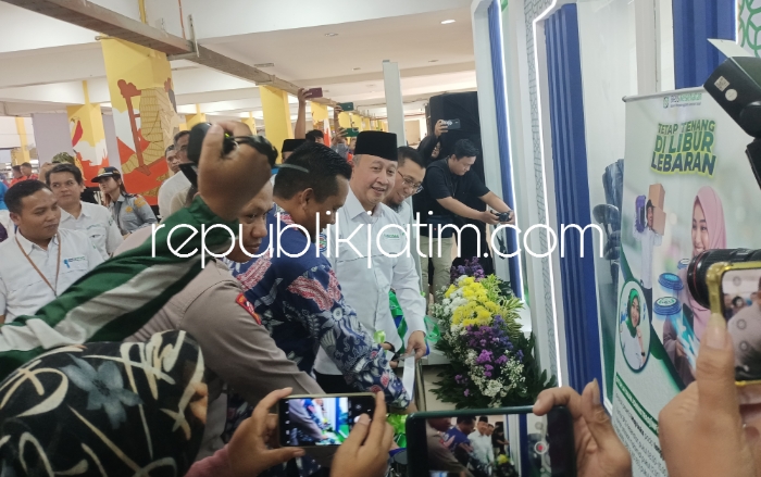 POSKO MUDIK - Kepala Cabang BPJS Kesehatan Sidoarjo meresmikan Posko Mudik BPJS Kesehatan di Terminal Purabaya di kawasan Bungurasih, Kecamatan Waru, Sidoarjo, Jumat (05/03/2024).