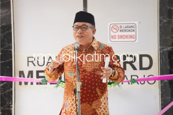 SIAP - Ketua DPRD Sidoarjo, H Usman siap maju dalam Pilkada Sidoarjo yang bakal digelar Nopember 2024 mendatang dengan terus berupaya menaikkan elektabilitasnya ke masyarakat Sidoarjo, Senin (22/04/2024).