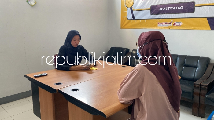 DUKUNG - Kanwil Kemenkumham Jatim membenarkan warga binaan Puput Tantriana Sari (PTS) kembali didakwa Komisi Pemberantasan Korupsi (KPK) kasus dugaan gratifikasi dan tindak pidana pencucian uang (TPPU) mantan Bupati Probolinggo itu, Kamis (02/05/2024).