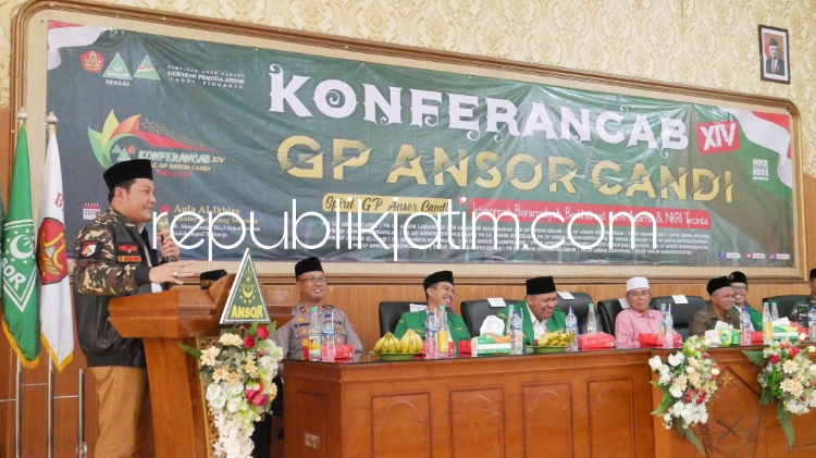 KONFERCAB - Wakil Bupati (Wabup) Sidoarjo, Subandi membuka acara Konfercab GP Ansor Candi di Aula Kantor Kemenag Sidoarjo, Minggu (05/05/2024). 