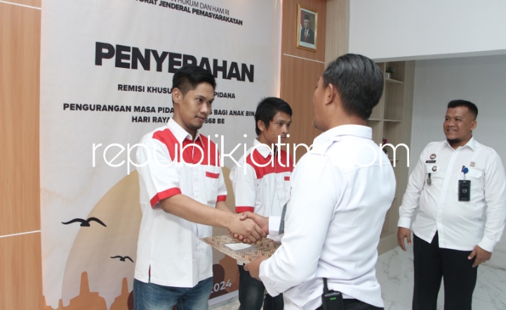 REMISI - Sebanyak 25 narapidana beragam Budha di Jatim menerima remisi Hari Raya Waisak di sejumlah Rutan dan Lapas, Kamis (23/05/2024). 