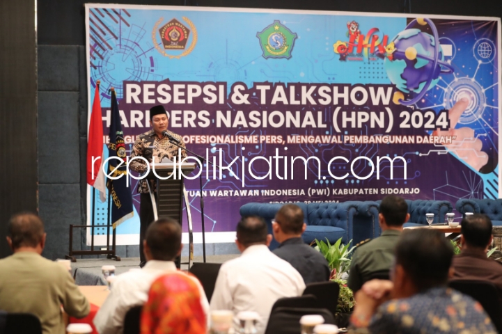 HPN - Plt Bupati Sidoarjo Subandi mengucapkan terima kasih kepada media karena mengawal jalannya pembangunan di Sidoarjo saat Resepsi Peringatan Hari Pers Nasional (HPN) yang digelar PWI di Hotel Luminor, Sidoarjo, Rabu (29/05/2024).