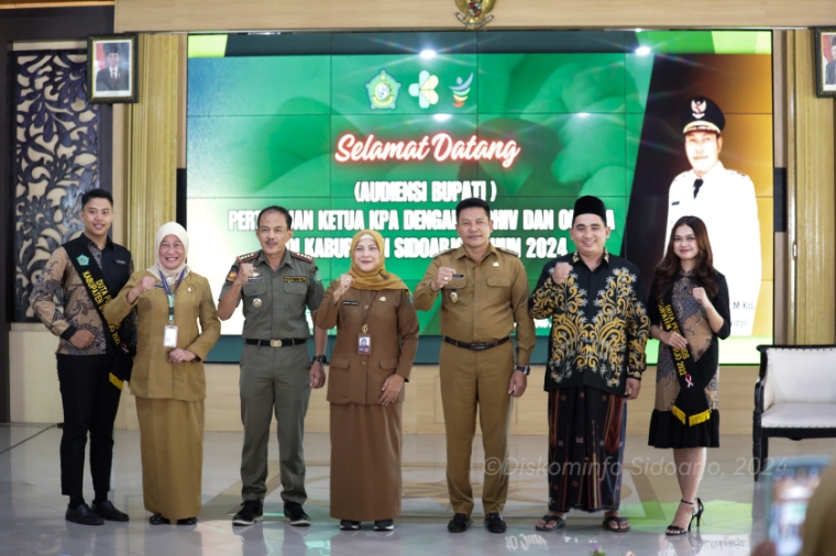 PENANGANAN HIV - Plt Bupati Sidoarjo, Subandi berdialog dengan berbagai pihak saat acara Pertemuan Ketua KPA dengan ODHIV dan OHIDHA di Pendopo Delta Wibawa, Senin (10/06/2024).