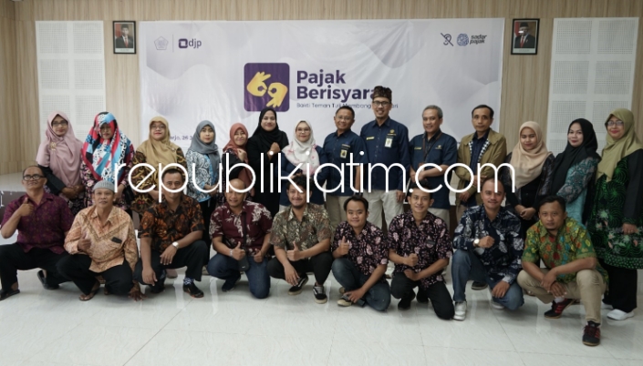 EDUKASI - Kanwil DJP Jatim II menggandeng Gerakan untuk Kesejahteraan Tuna Rungu Indonesia (GERKATIN) menggelar edukasi pajak Pajak Berisyarat di Aula Kantor Pelayanan Pajak Pratama Sidoarjo Utara, Rabu (26/06/2024).