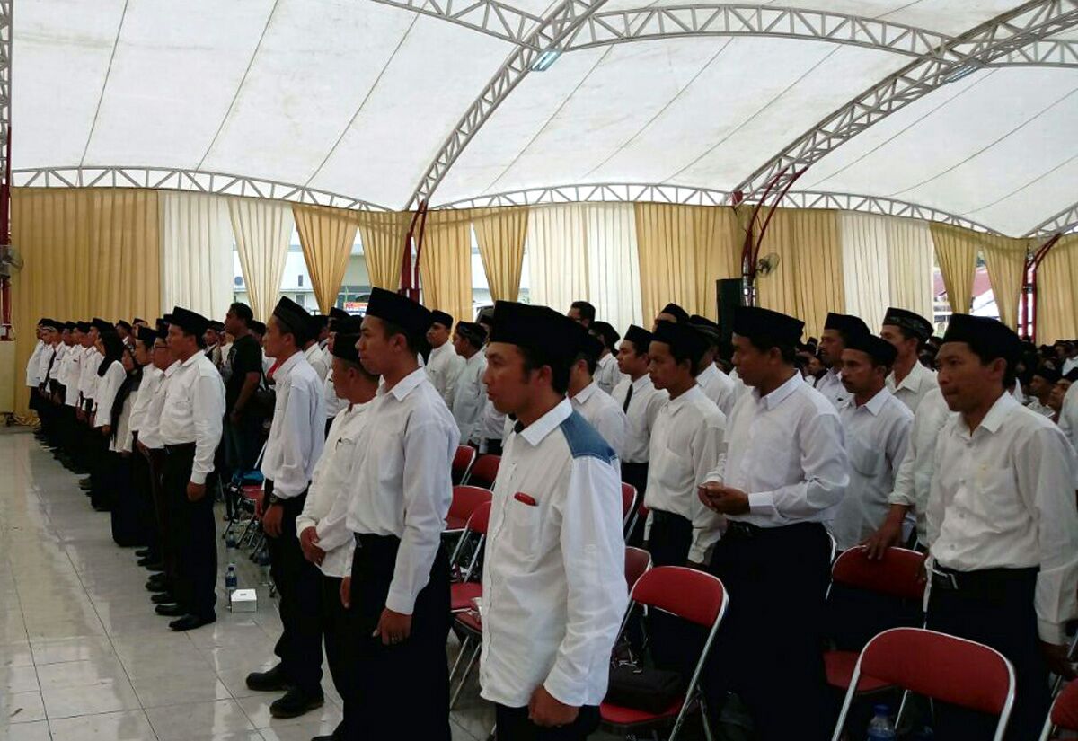 republikjatim/Rizky DILANTIK : Sebanyak 1.215 anggota PPK dan PPS se-Kabupaten Pasuruan dilantik untuk Pilgub Jatim dan Pilbup Pasuruan Tahun 2018, Rabu (22/11/2017).