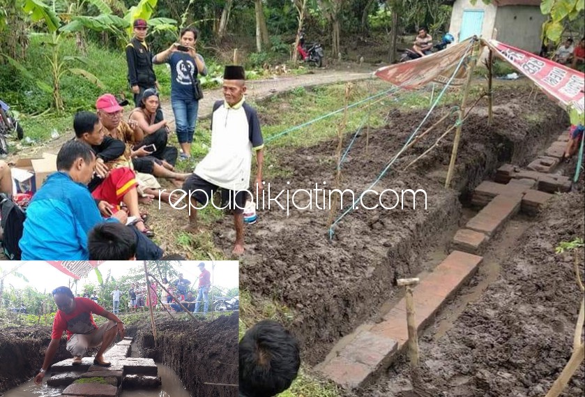 SITUS - Warga Dusun Kedungklinter, Desa Kedungbocok, Kecamatan Tarik, Kabupaten Sidoarjo terus digali warga setempat lantara BP3 Trowulan tak kunjung ke lokasi, Rabu (07/02/2018).