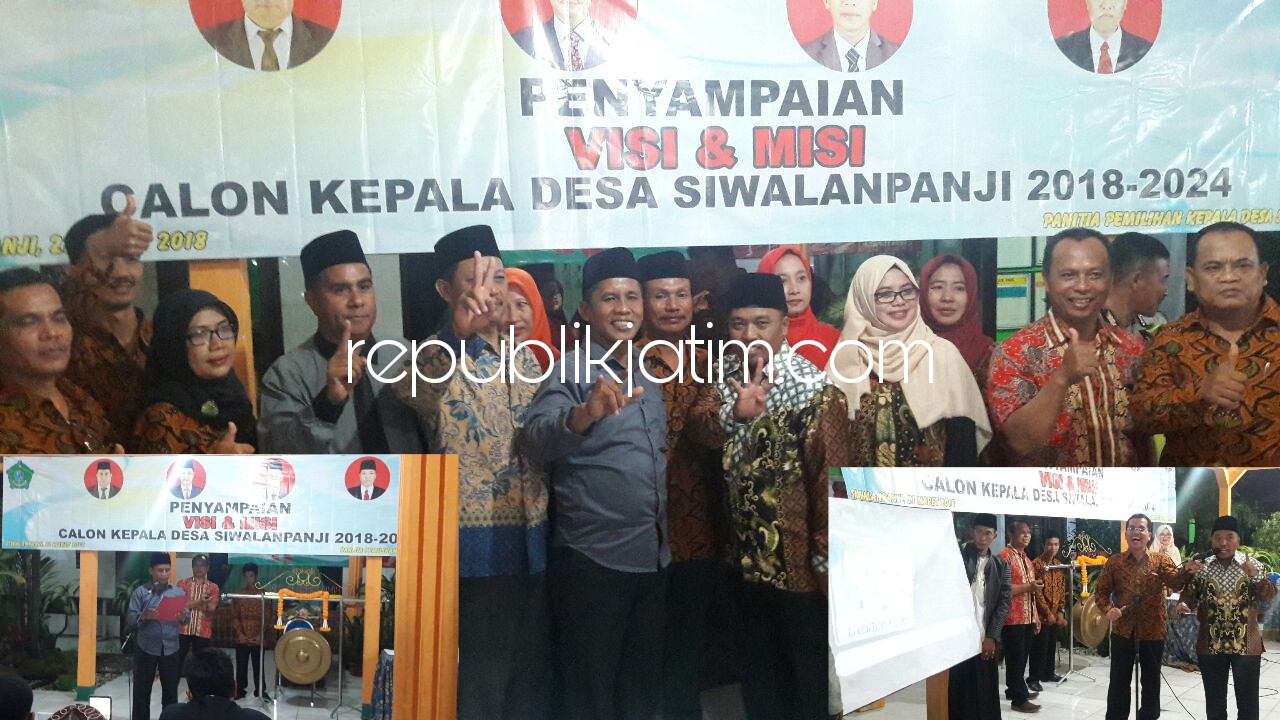 PENYAMPAIAN VISI - Keempat Cakades menyampaikan visi dan misi ke warga di kantor Balai Desa Siwalan Panji, Kecamatan Buduran, Kabupaten Sidoarjo, Rabu (21/03/2018) malam.